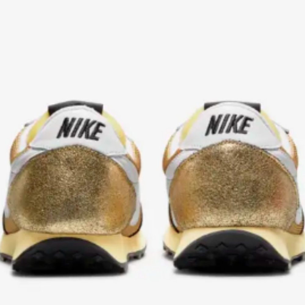 Nike Daybreak Golden Gals  8.5 NIB